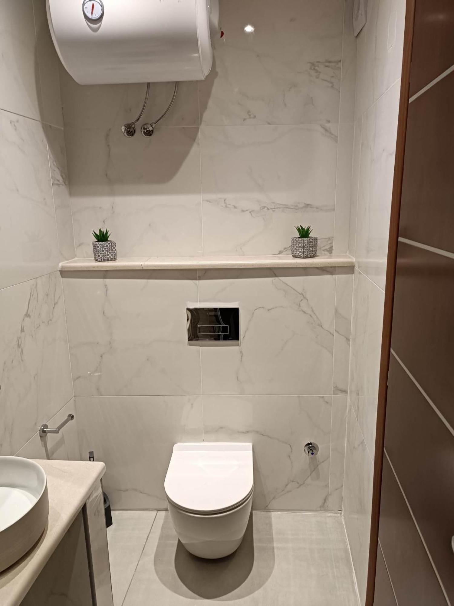 Newly Renovated Apartment Next To The Port Mantouki Экстерьер фото