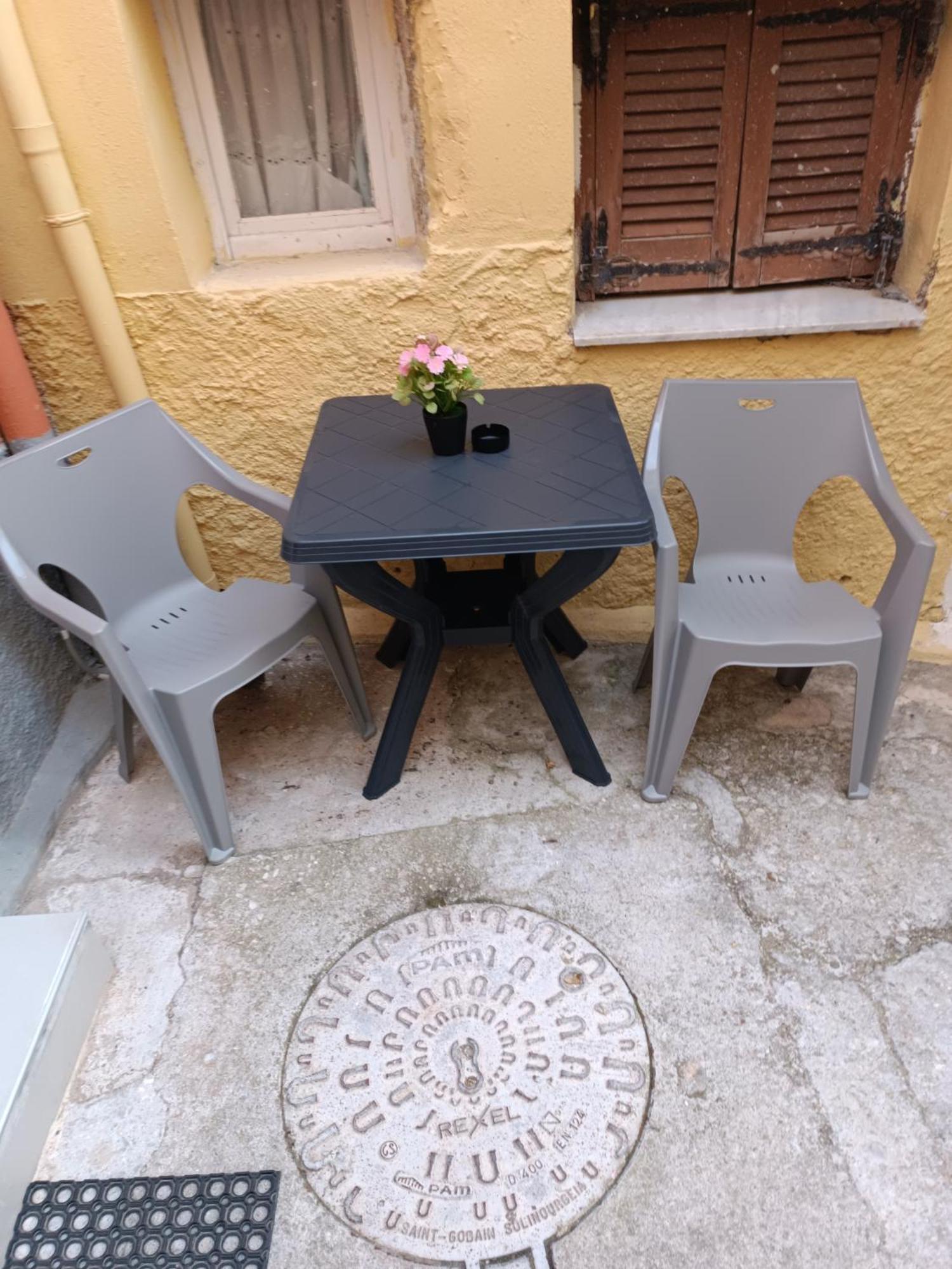 Newly Renovated Apartment Next To The Port Mantouki Экстерьер фото